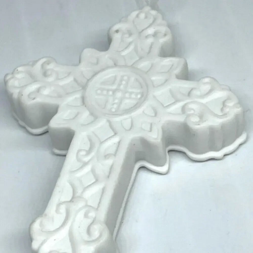 White‎ Glitter Porcelain Cross 4.5